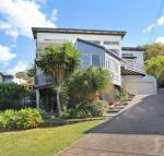 10 Barra Crescent Coolum Beach 500 BOND WIFI walking distance to beach
