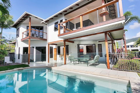 Beachcomber Holiday House - St Kilda Accommodation 1