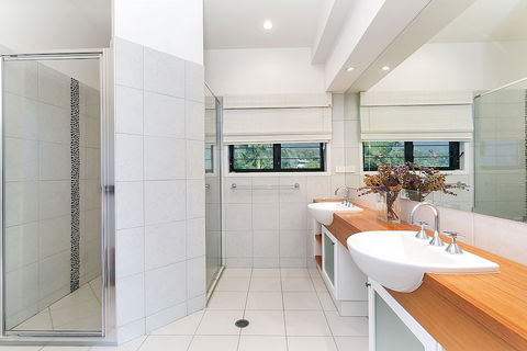 Beachcomber Holiday House - St Kilda Accommodation 4