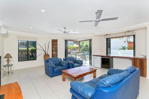 Beachcomber Holiday House - St Kilda Accommodation 6