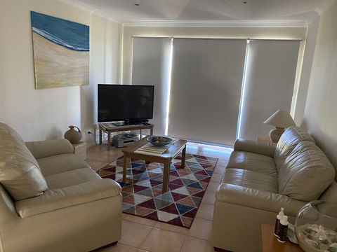 Seaview Apartment - St Kilda Accommodation 3