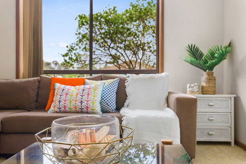 CAPEL A Great Family Getaway - St Kilda Accommodation 4