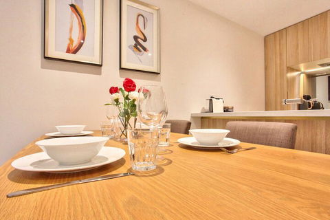 Apartment Darling Harbour Day St. 23 - St Kilda Accommodation 1