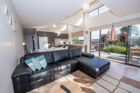 The Fairways 1 - St Kilda Accommodation 2