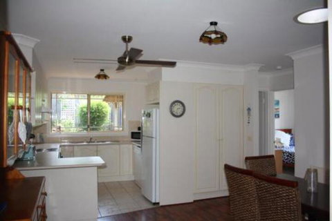 Surf Beach On Eric - St Kilda Accommodation 3