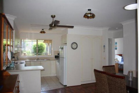 Surf Beach On Eric - St Kilda Accommodation 2