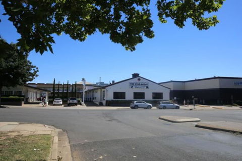 Club Motel - St Kilda Accommodation 0