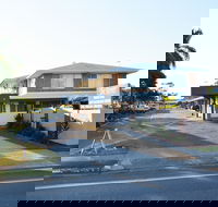 Rover Holiday Units - St Kilda Accommodation