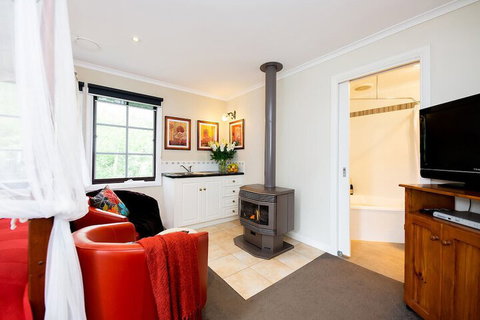 Holly Lodge - St Kilda Accommodation 2