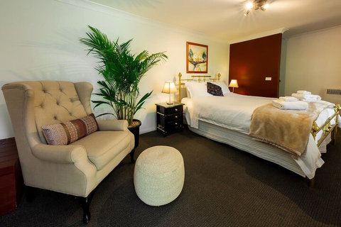 Holly Lodge - St Kilda Accommodation 6