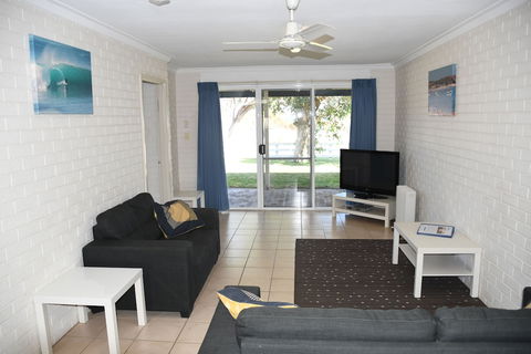 Kalbarri Seafront Villas - St Kilda Accommodation 3