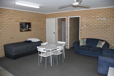 Kalbarri Seafront Villas - St Kilda Accommodation 6