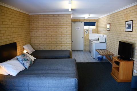 Kalbarri Seafront Villas - St Kilda Accommodation 5
