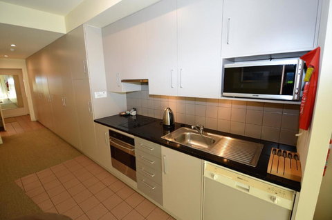 Squatters 1 - St Kilda Accommodation 1