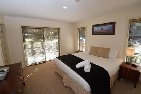 Snowbound 1 - St Kilda Accommodation 4