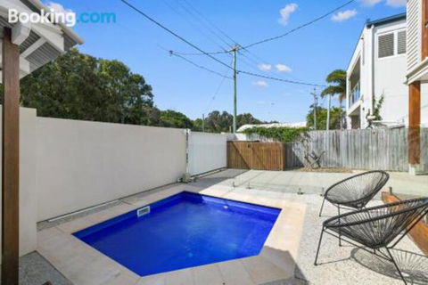 Mudjimba Island Beach House - St Kilda Accommodation 1
