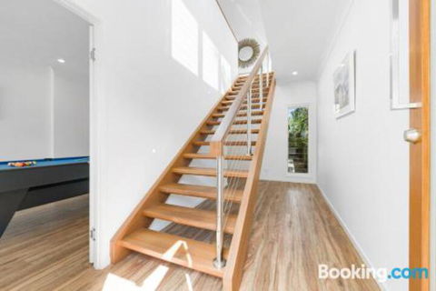 Mudjimba Island Beach House - St Kilda Accommodation 2