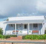 The Rested Guest 3 Bedroom Cottage West Wyalong - St Kilda Accommodation
