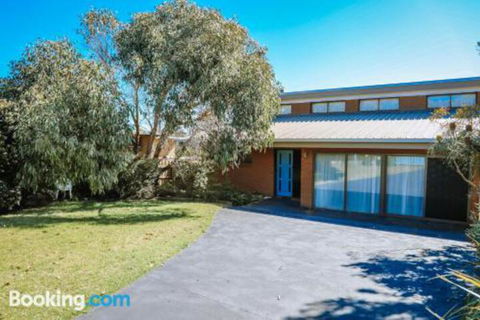 Banksia Beach House - St Kilda Accommodation 6