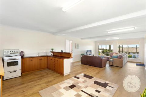 TASSIE SEASIDE SERENITY LAbode Accommodation - St Kilda Accommodation 5