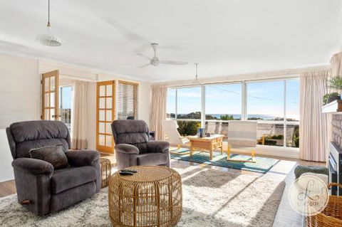 TASSIE SEASIDE SERENITY LAbode Accommodation - St Kilda Accommodation 0