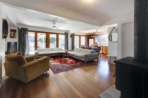 Hillsborough Cottage - St Kilda Accommodation 5