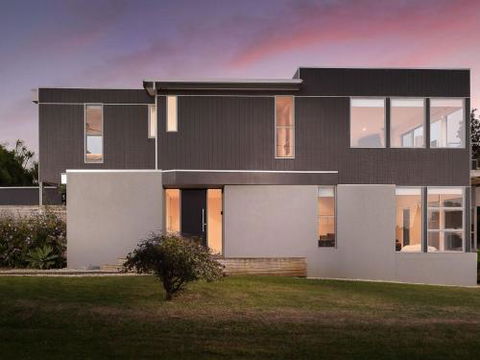 Waikiki Dream - St Kilda Accommodation 1