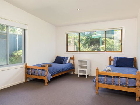 Waikiki Dream - St Kilda Accommodation 2