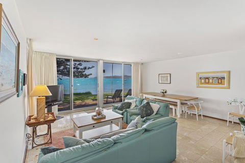 Seaview Cresent, 4 - St Kilda Accommodation 1