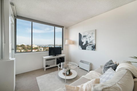 Bright And Sunny Studio Apartment - St Kilda Accommodation 2