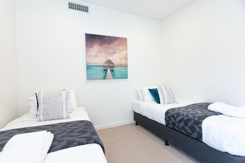 Enjoy Penthouse Living In The CBD - St Kilda Accommodation 2