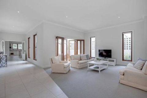 SantAnna - St Kilda Accommodation 3