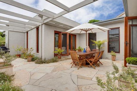 SantAnna - St Kilda Accommodation 2