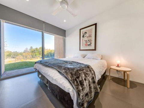 FAIRYTALE Gerroa 4pm Check Out Sundays - St Kilda Accommodation 3