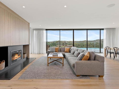 Fairway Views - St Kilda Accommodation 4