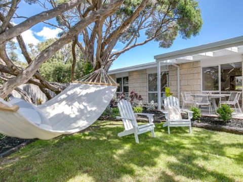 Stunning Sorrento Escape With Pool - St Kilda Accommodation 5