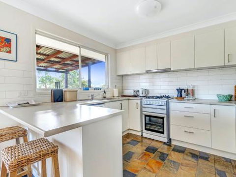 TREETOPS At WERRI BEACH Gerringong 4pm Check Out On Sundays - St Kilda Accommodation 5