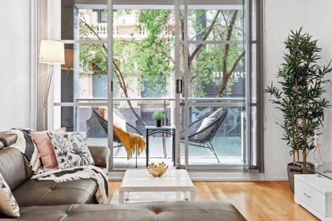 A Bright & Stylish Studio Next To Darling Harbour - St Kilda Accommodation 0