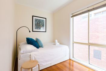 KIM 2BDR West Melbourne Apartment - St Kilda Accommodation 3