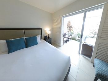 4111 Beach Club Direct Pool Access - St Kilda Accommodation 6