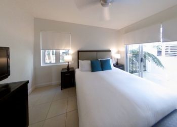 4111 Beach Club Direct Pool Access - St Kilda Accommodation 2