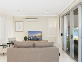 Soldiers Point Road 2 163 Seaside Splendour - St Kilda Accommodation 0