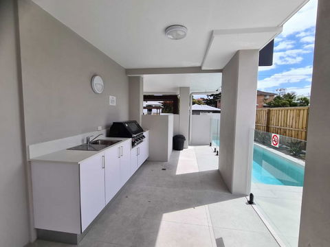 Modern 2 BR With Private Pool & Garden - St Kilda Accommodation 1