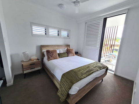 Modern 2 BR With Private Pool & Garden - St Kilda Accommodation 4
