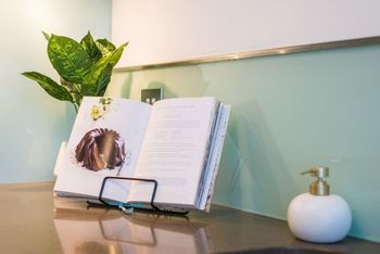 Spacious Home In New Farm For 6 W Parking - St Kilda Accommodation 5