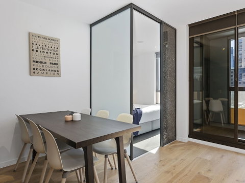 CHARLOTTE Manhatten Building Near Spencer St. & Southern Cross Station - St Kilda Accommodation 4