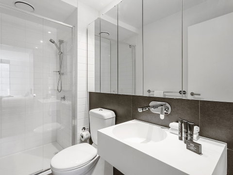 CHARLOTTE Manhatten Building Near Spencer St. & Southern Cross Station - St Kilda Accommodation 2