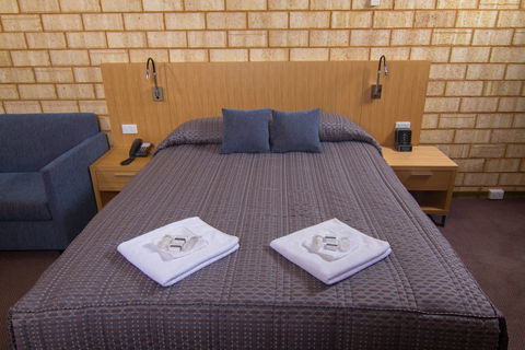 The View On Hannans - St Kilda Accommodation 5