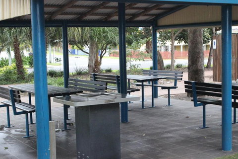 Five 3 Five - The Beachside Barracks - St Kilda Accommodation 2