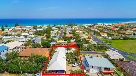 Clubyamba Beach Holiday Accommodation - Adults Only - St Kilda Accommodation 0